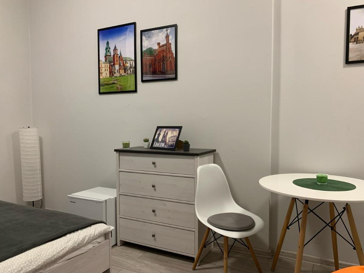 Discover Cracow Aparthostel 크라쿠프 외부 사진
